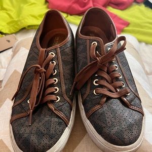 Michael Kors shoes size 9
